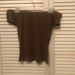 Off the shoulder army green top🌙